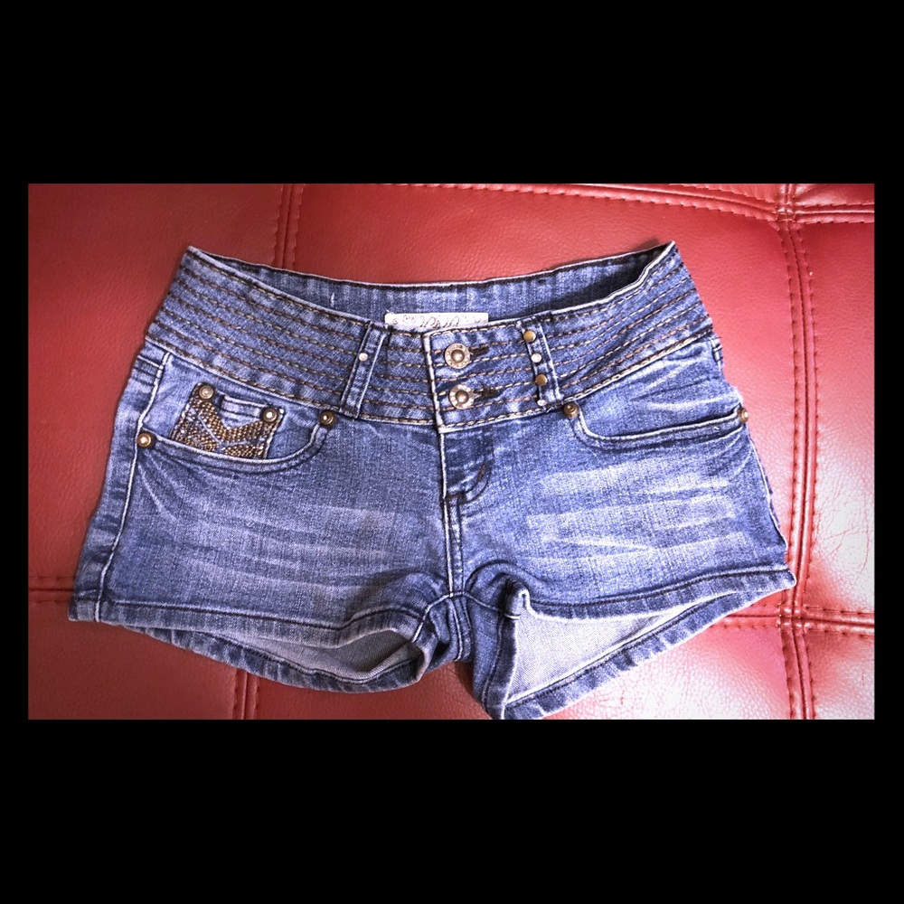 Shorts - Picture 1 of 2